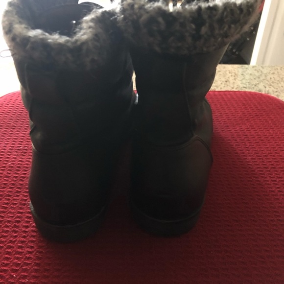 Black Boots - Picture 4 of 5